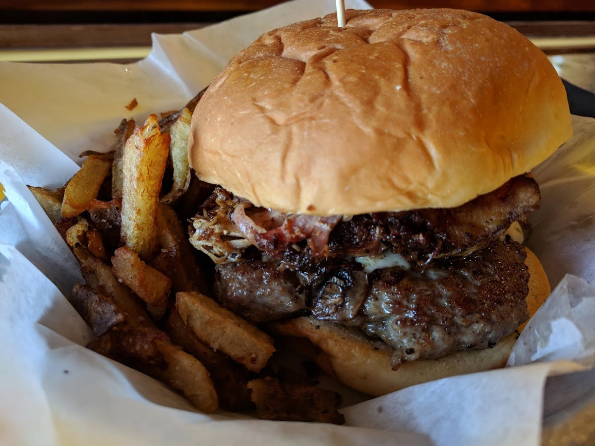 Mary Jane Burgers & Brew-9